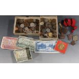 A QUANTITY OF COINS, BADGES AND BANKNOTES, to include a 1889 crown and a Canada 1954 $5 note etc.