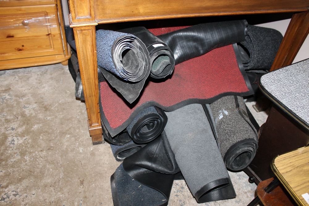 A QUANTITY  OF HEAVY RUBBER BACKED MATS