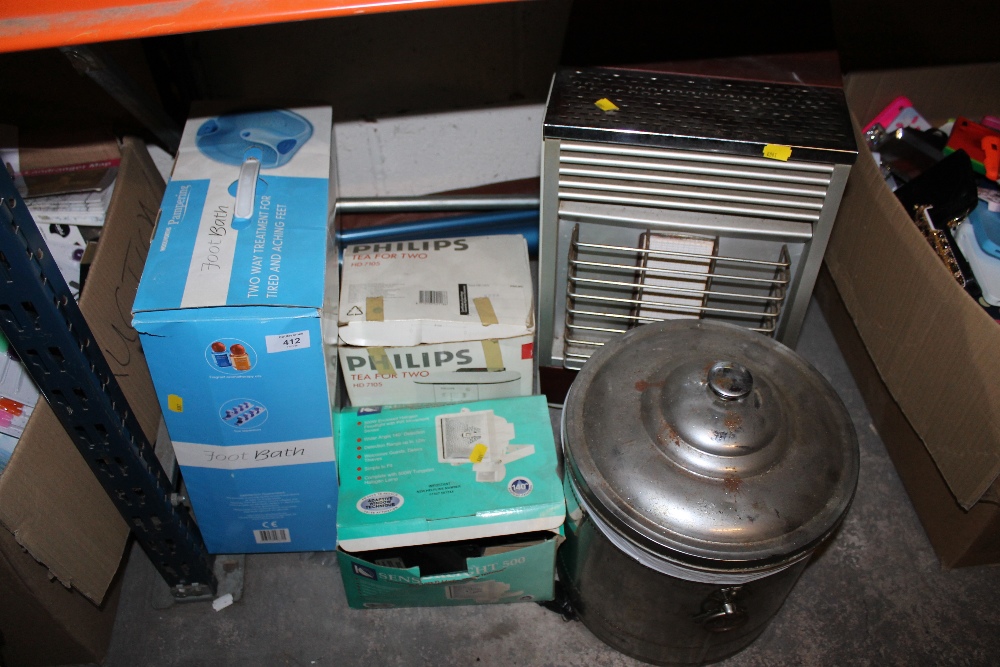 A SELECTION OF ELECTRICALS TO INC AN OUTDOOR LIGHT