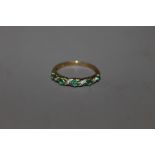 A HALLMARKED 9CT GOLD LADIES GEM SET RING, APPROX WEIGHT 1.97 G