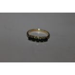 A HALLMARKED 9CT GOLD LADIES GEM SET RING, APPROX WEIGHT 2.18 G