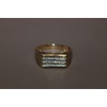 A HALLMARKED 9CT GOLD GENTS GEM SET RING, APPROX WEIGHT 4.13 G