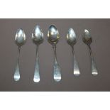 FIVE HALLMARKED SILVER TEA SPOONS OF VARIOUS DATES AND MAKERS, WEIGHT APPROX. 50G