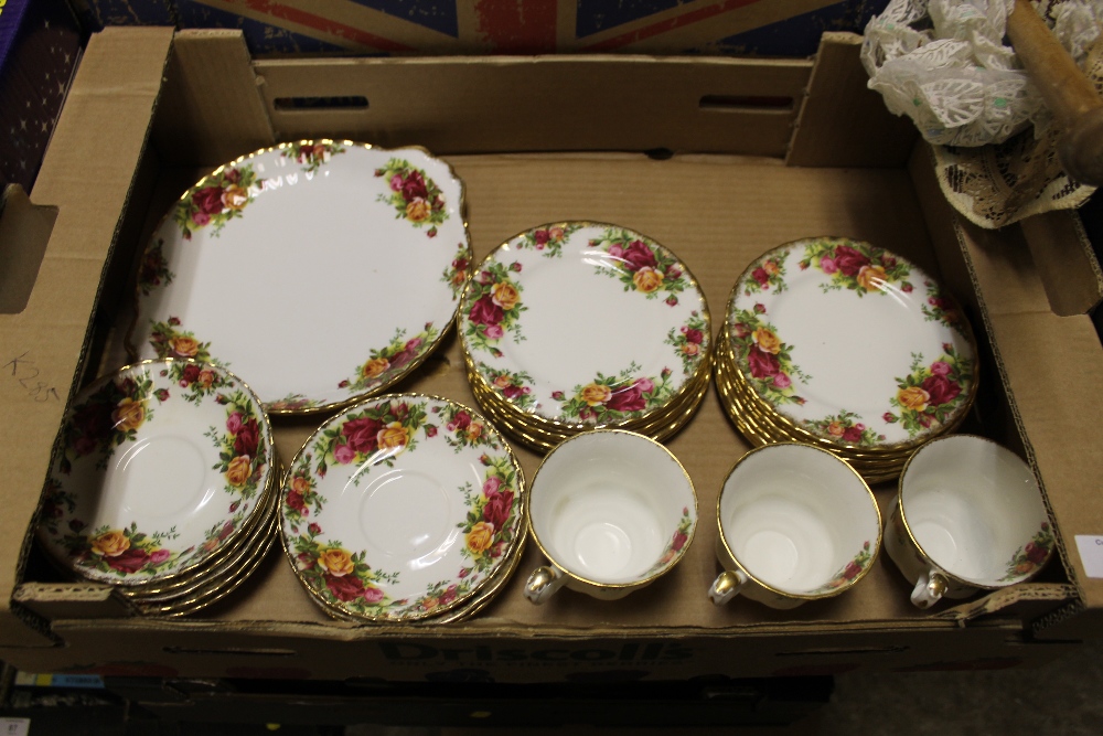 A TRAY OF ROYAL ALBERT OLD COUNTRY ROSES