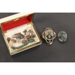 A SMALL BOX OF VICTORIAN AND SILVER JEWELLERY