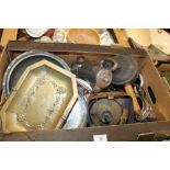 A TRAY OF METALWARE TO INC SILVERPLATE, PEWTER, SKILLET PAN ETC