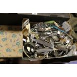 A LARGE QUANTITY OF MIXED FLATWARE TO INC SILVER PLATED ITEMS