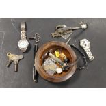 A QUANTITY OF COLLECTABLES TO INCLUDE WATCHES