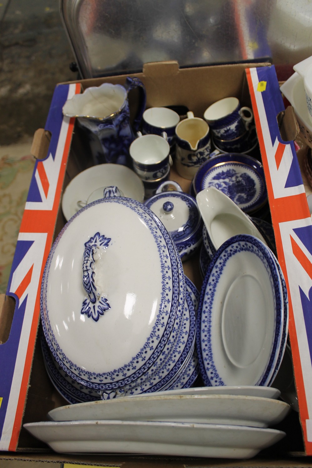 A TRAY OF BLUE & WHITE TEA AND DINNER WARE