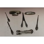 A SELECTION OF HALLMARKED SILVER ITEMS TO INC BUFFERS, SUGAR TONGS ETC