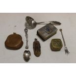 A BAG OF SILVER & WHITE METAL ITEMS TO INC A SILVER MATCHBOX CASE