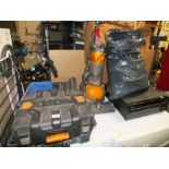 A WORX POWER DRILL TOGETHER WITH A BOSCH POWER DRILL, A POWER GRINDER & A QUANTITY OF ELECTRICS TO