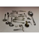 A BAG OF WHITE METAL ITEMS TO INC A HALLMARKED SILVER WALKER & HALL PUSHER, SILVER RING ETC