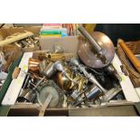 A TRAY OF ASSORTED METAL WARE TO INC SILVER PLATED FLATWARE, COPPER KETTLE ETC