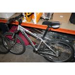 A GENTS MARIN BAY VIEW TRAIL BIKE, LIGHTWEIGHT ALUMINIUM FRAME, QUICKSHIFT GEARS