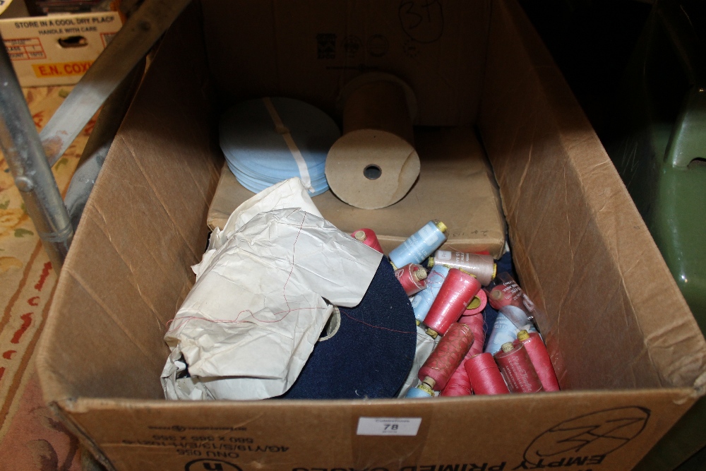 A BOX OF ASSORTED VINTAGE SEWING ITEMS
