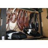 A BOX OF ASSORTED VINTAGE MENS SHOES INC 3 X 1940 & 1950S ERA PAIRS