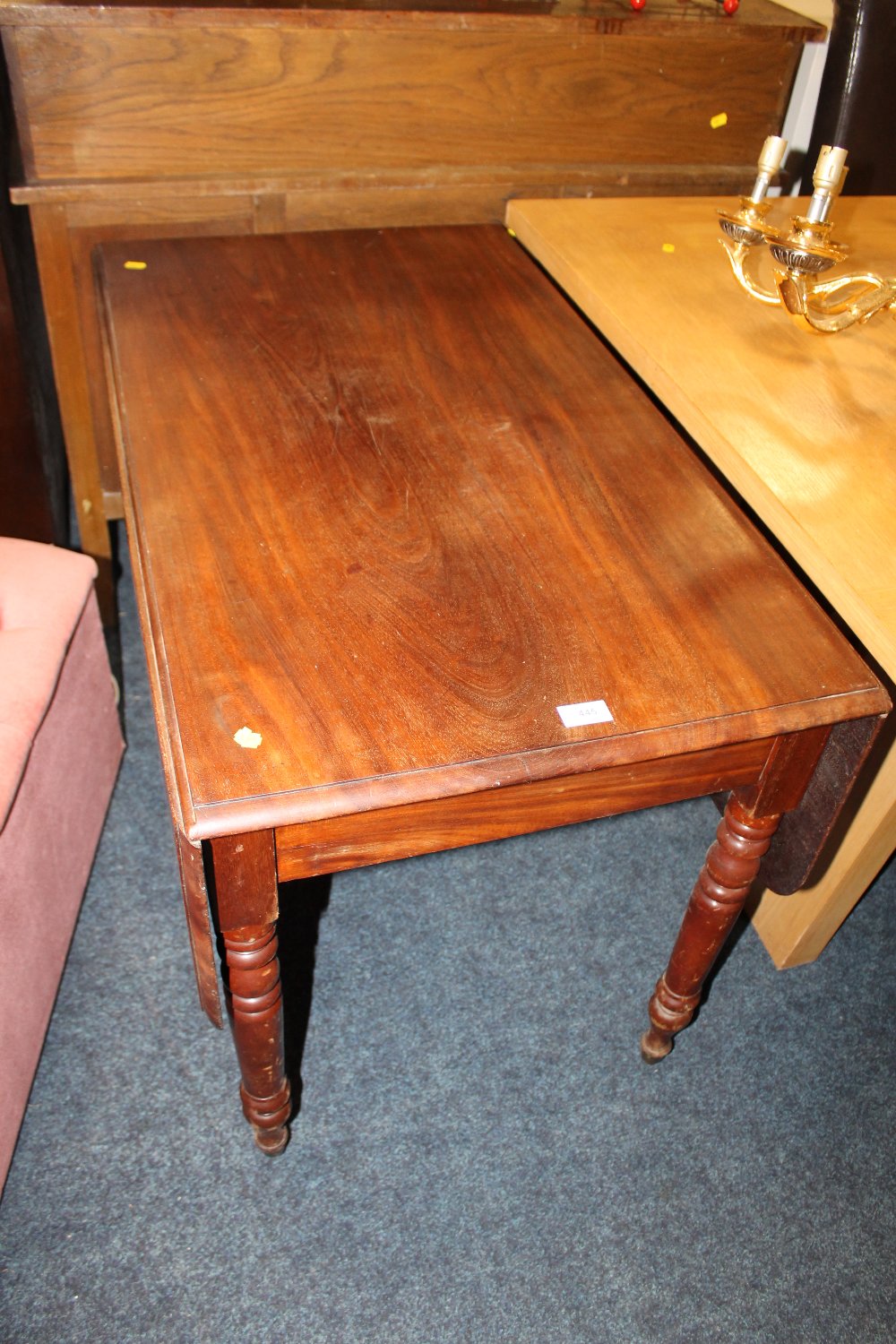 A 19TH CENTURY MAHOGANY PEMBROKE TABLE