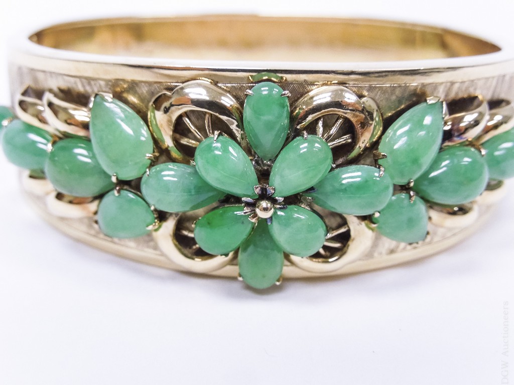 Gump’s Gold and Jade Bangle. - Image 4 of 5