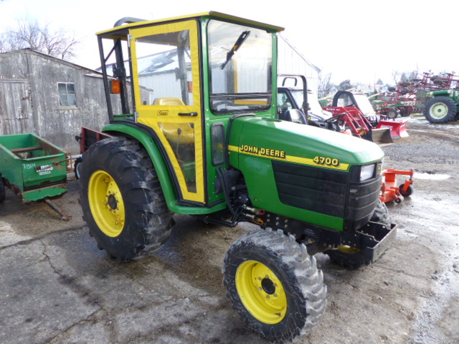 JD 4700 TRACTOR - Image 7 of 11