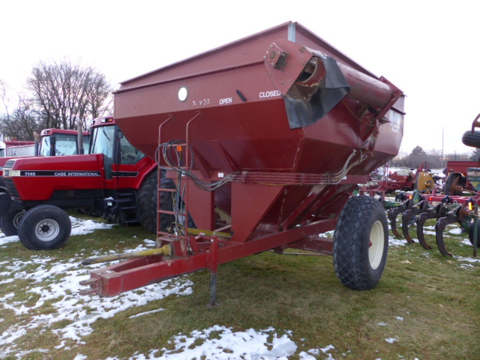 M&W GRAIN CART