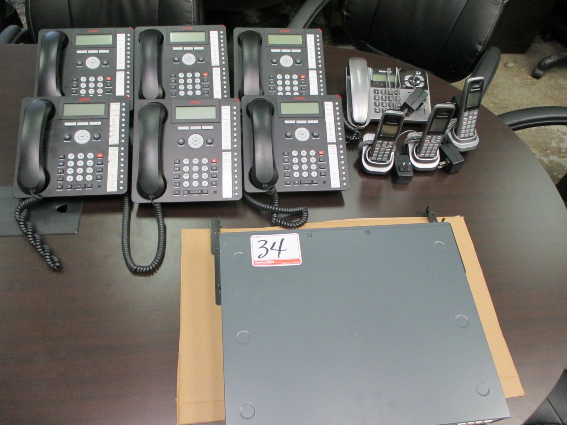 AVAYA IP OFFICE 500 V2 TELEPHONE SYSTEM C/W (6) AVAYA 1416D02A003 HANDSETS & PANASONIC BASE SYSTEM