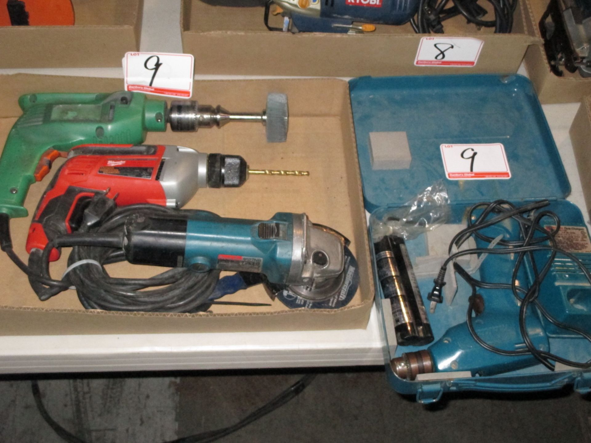 LOT - MILWAUKEE, HITACHI + MAKITA ELECT DRILLS + GRINDER