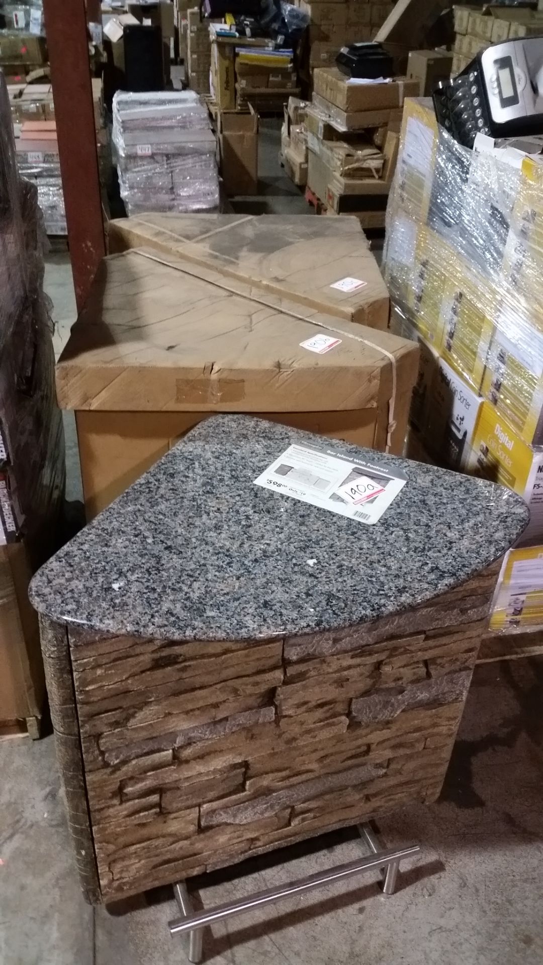 CHARMGLOW OUTDOOR 39"H BAR ISLAND C/W FOOT REST & GRANITE COUNTER TOP (IN BOX)