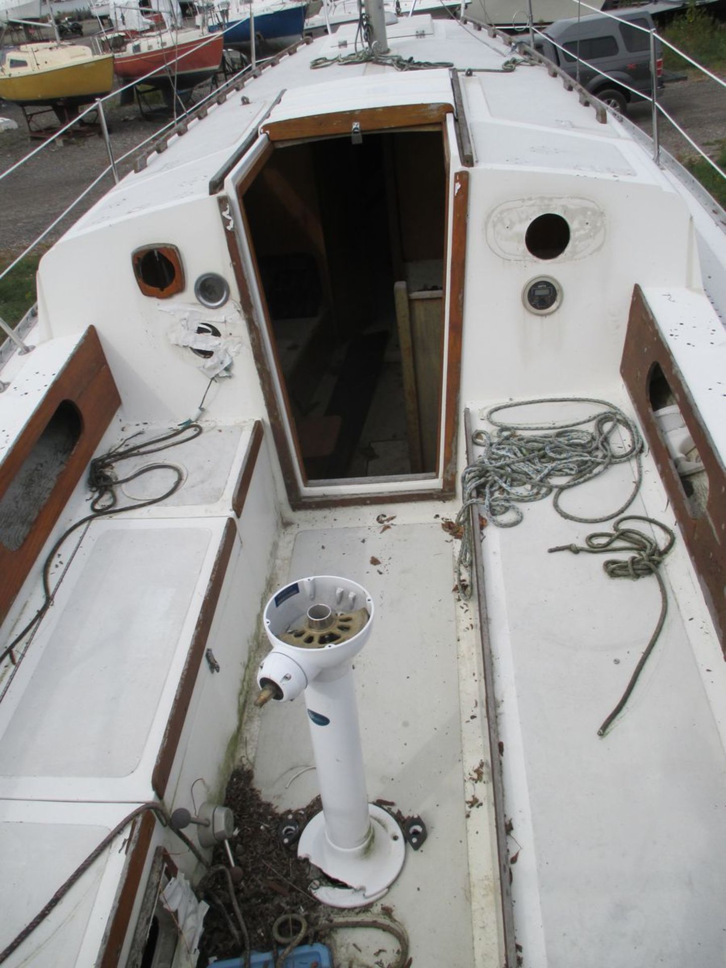 1973 ISLANDER 30'L / 10'BEAM SAILBOAT W/ 4-CYLINDER ENGINE C/W CRADLE, REG # 55E21757 (NO SAILS) - Bild 5 aus 5