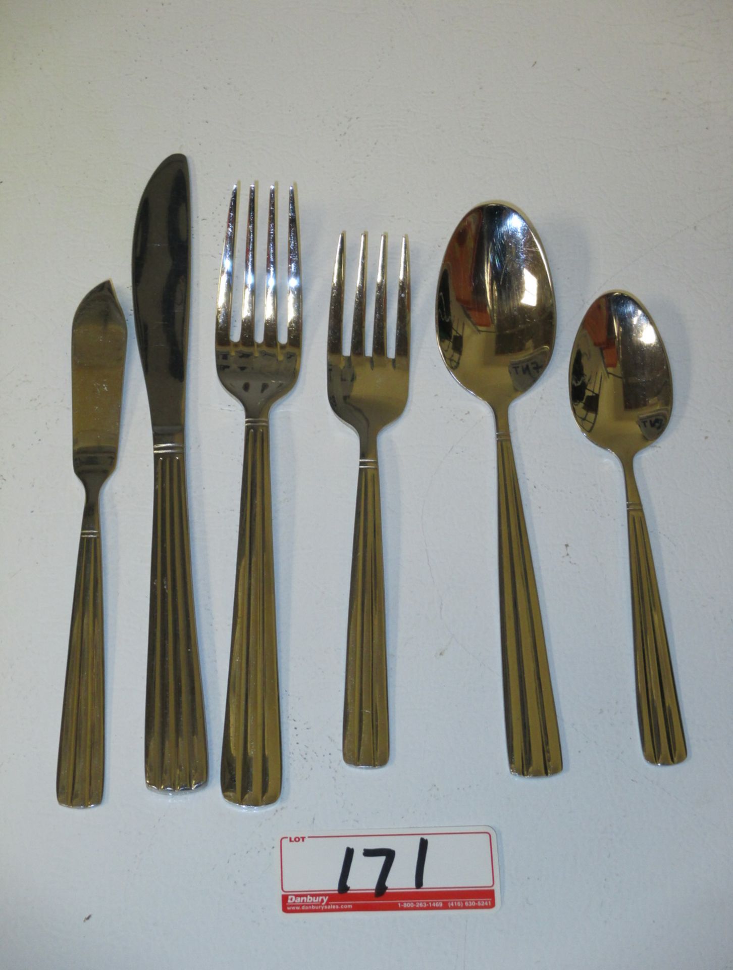 SET - NOVA 6 PC CUTLERY SETS (DINNER + DESSERT FORKS, TEA + TABLE SPOONS, TABLE + BUTTER KNIVES)