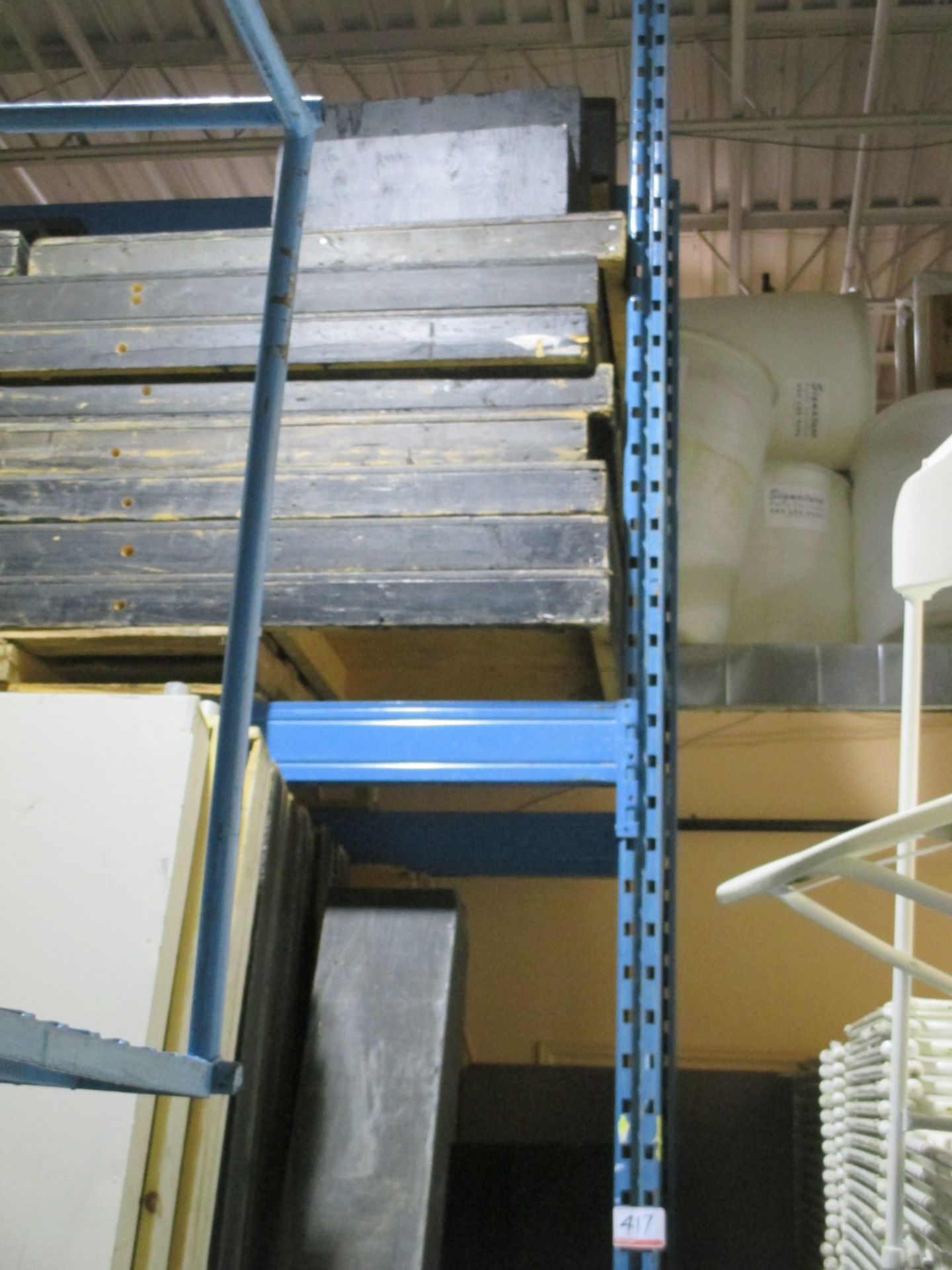 SECT - DARK BLUE 42" X 9' X 12 + 14' H RACKING (6 STRINGERS) - Image 2 of 2