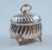 Wilhelm Binder, Schwäbisch Gmünd – Silberwarenmanufaktur, seit 1869: Zuckerdose im Stil des Rokoko,