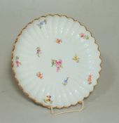 Königl. Meissen (Unterglasurblaue Marke ( Knaufzeit) 1850-1924): Fächerplatte mit Streublumendekor