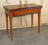 kleiner Spieltisch, Klassizismus/Biedermeier,deutsch um 1800 Birke massiv, partiell schwarz