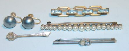4 Broschen und Perlenohrstecker, Art Deco Epoche 5 Teilig, 4 Broschen teilw. Silber verg., etc.