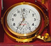 Poljot, erste Moskauer Uhrenfabrik, Marine-Chronometer, Russland um 1980, im Holzkasten hinter Glas,