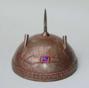 Persischer Helm - Kulah-Khud Eisen. Dekoriert mit Medaillons, gefüllt Rankenmustern, teils