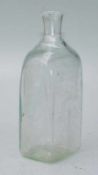 Viekant-Flasche im Stil des 18.Jhd. geblasenes farbloses Glas mit geschliffener Pferdedarstellung