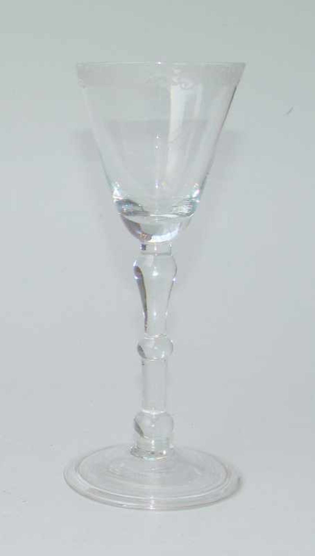Kelchglas, England, Barock Mitte 18.Jhd. farbloses, bleihaltiges Glas, Scheibenfuß mit umgelegtem