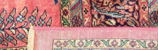 Sarough, Persien, 70er Jahre Schurwolle auf Wolle, pupurfarbener Fond mit klassischen Rankenbordüren
