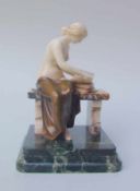 "Die Lesende" bz.: "Henri" verschiedene Steinsorten, Alabaster, Bronze, vollplastische Darstellung