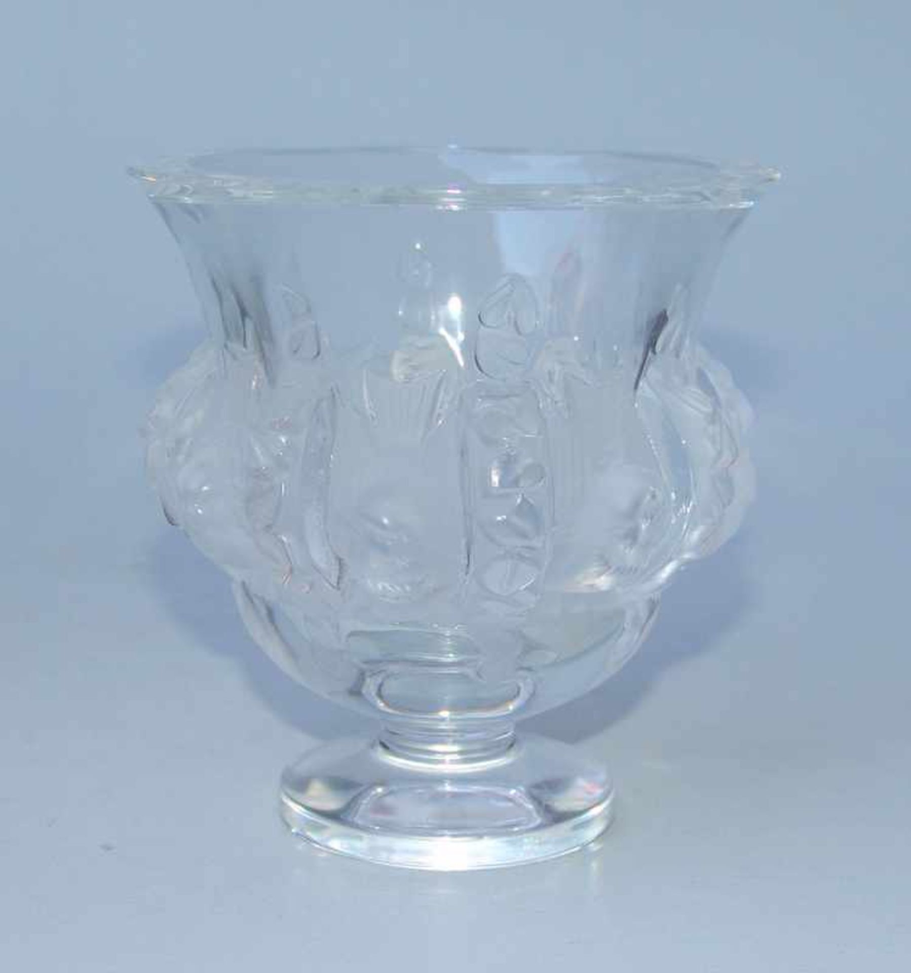 Rene Lalique, Wingen sur Moder: "Dampiere" Kristallvase mit halbplast. Spatzen Diamantgeritzte