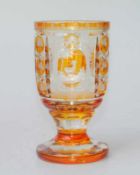 Fußbecher im Stil des 19.Jhd.,Böhmen schweres Kristallglas partiell gelb gebeizt, ornamentale und