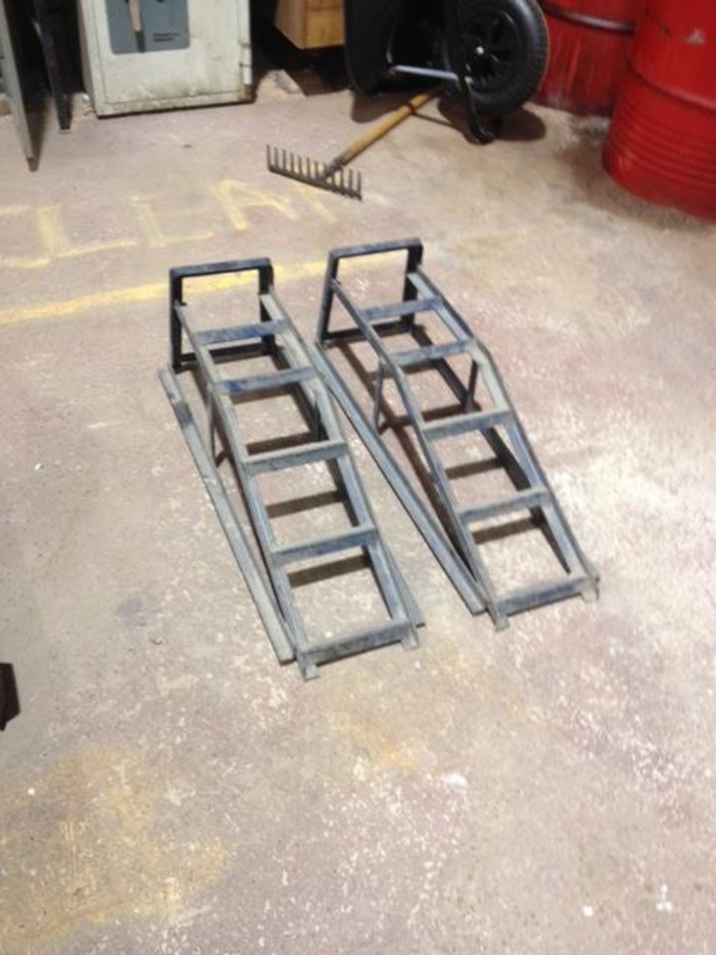 Pair of vehicle ramps