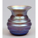 Art Deco-Vase, WMF, "Myra". Gedrückte Eiform mit ausgestelltem Hals. Gewellte Wandung, Türkis-golden