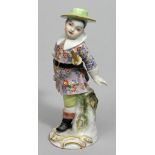 Skulptur "junger Briefbote", Meissen. Bunt bemalt, Goldstaffage. Degen besch. Schwertermarke