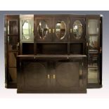 Jugendstil-Buffet, Anrichte und Paar Vitrinenteile, wohl Wien. Ebonisiertes Holz mit