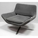 Bernett, Jeffrey für B&B Italia. Lounge-Sessel "Metropolitan ME84". Drehbare Sitzschale mit grauer