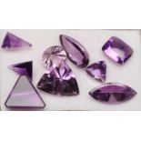 Neun Amethyste, zus. 7,7 ct. Verschiedene Größen und Schliffarten.