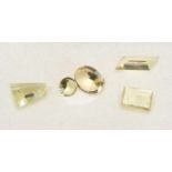 Fünf Goldberylle, zus. 5,25 ct. Tafelschliffe in verschiedenen Größen und Formen.